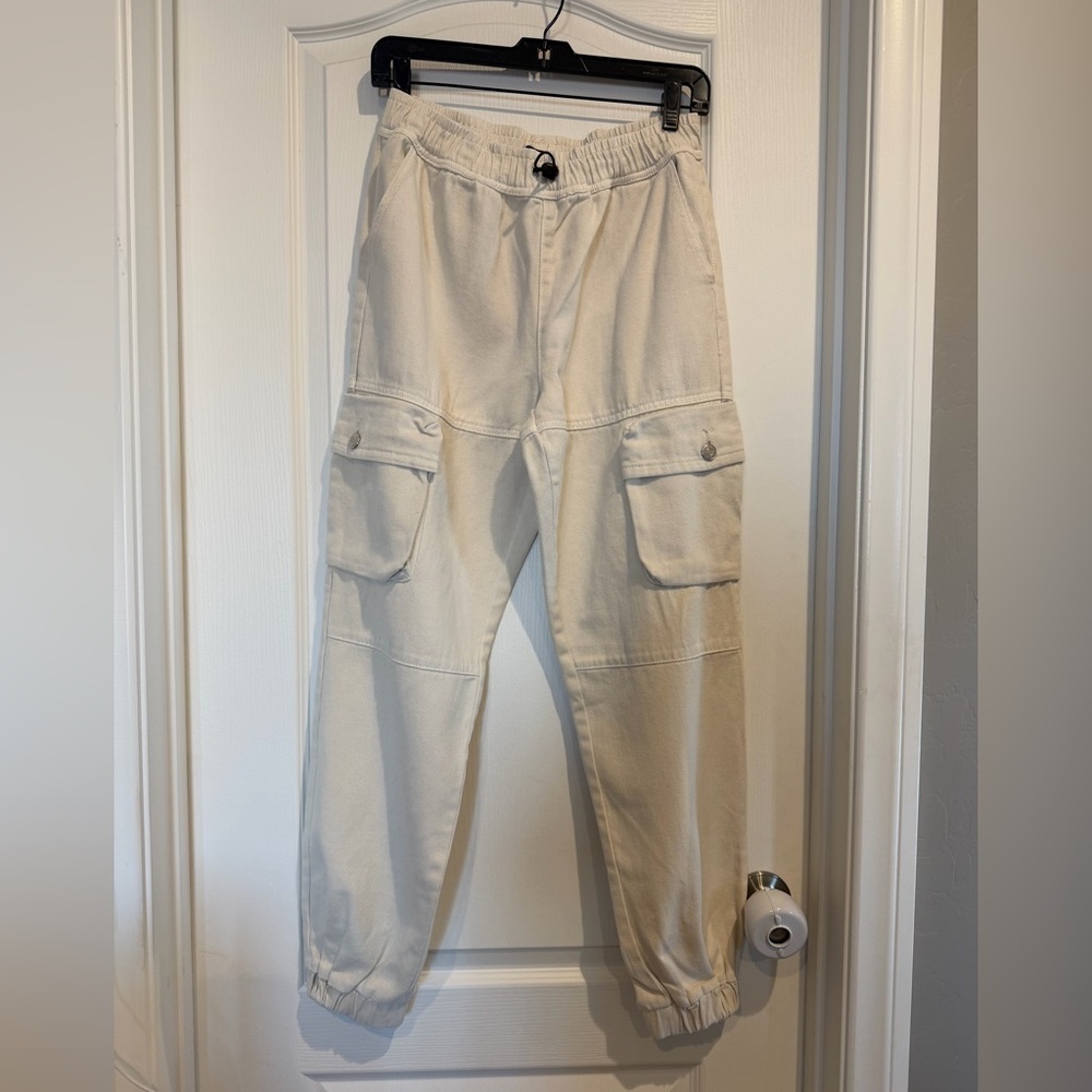 NWT Forever 21 Women’s Cream Jean Cargo Joggers